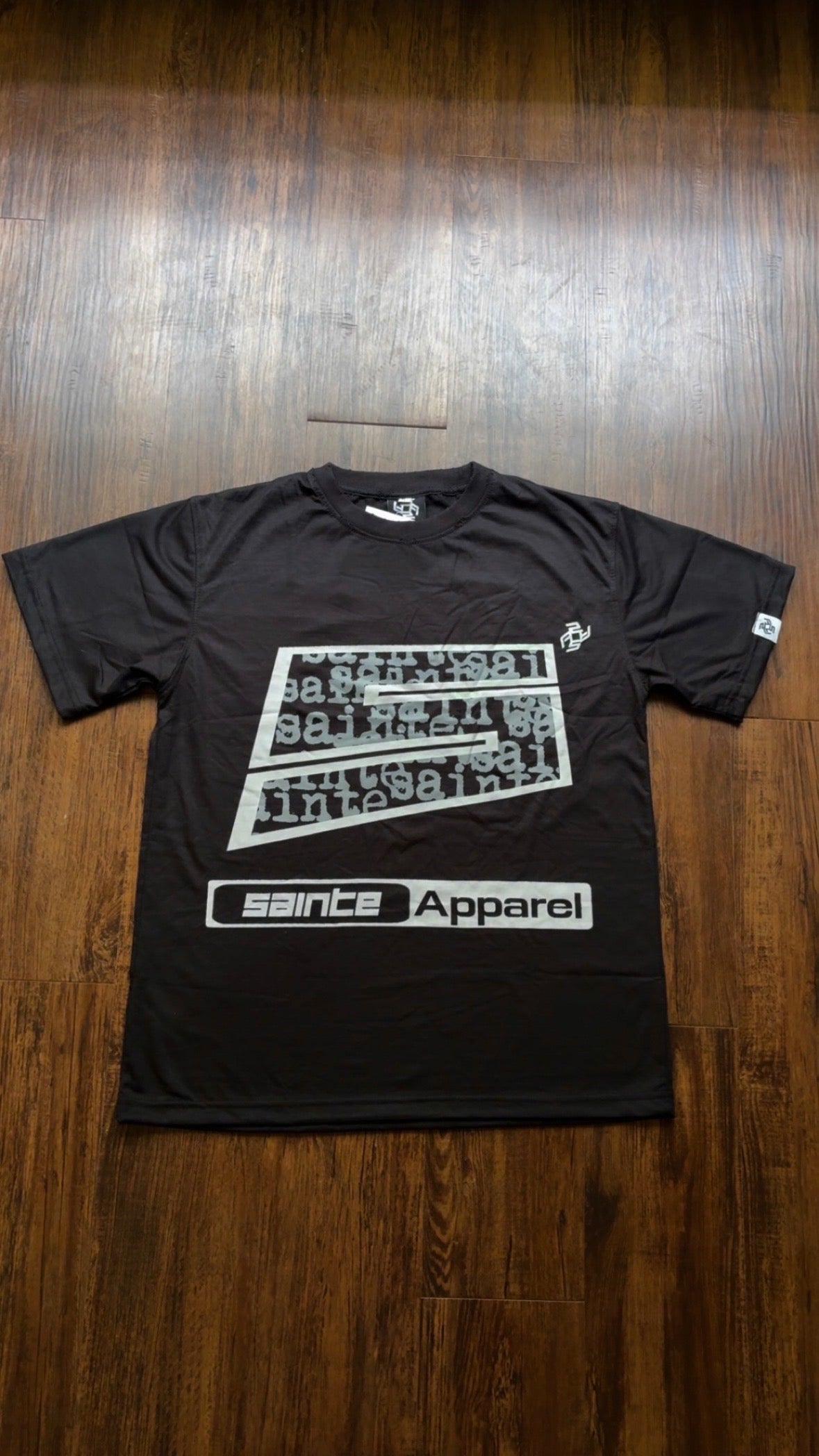 Sainte App Essential Tee